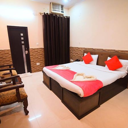 Taraji Resort Ayodhya Extérieur photo